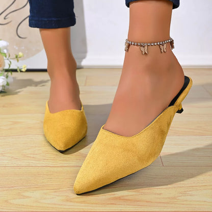 Point-Toe Kitten-Heel Pumps – Pointed Toe Detail | Celina Studio