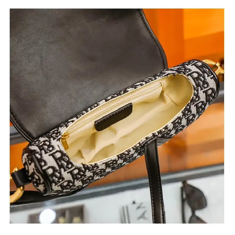 Chic Underarm Saddle Bag – additional view 6