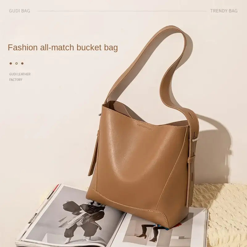 Large Bucket Armpit Bag – additional view 3