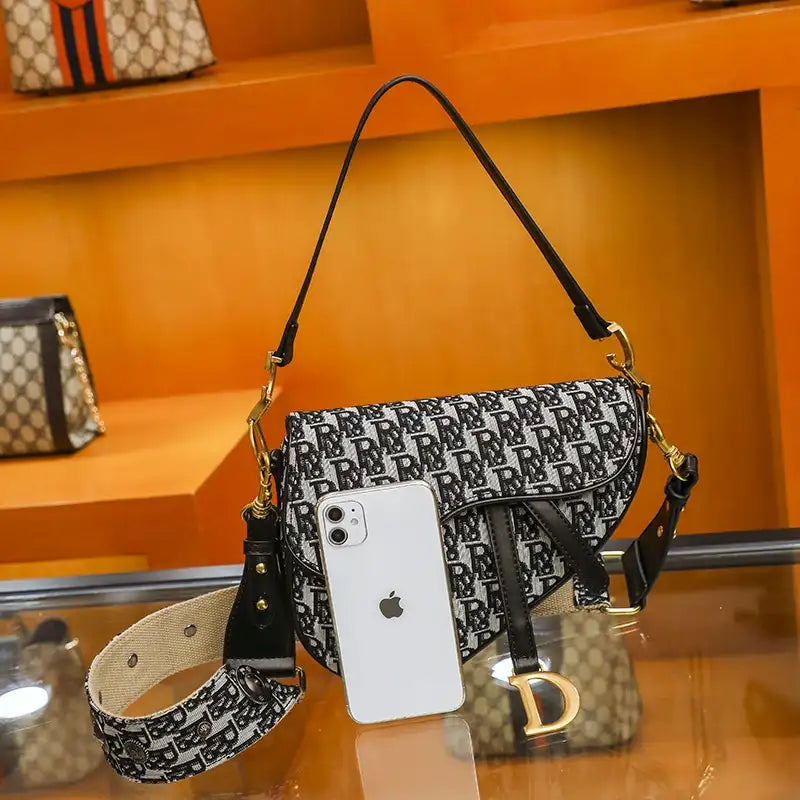 Chic Underarm Saddle Bag – additional view 4
