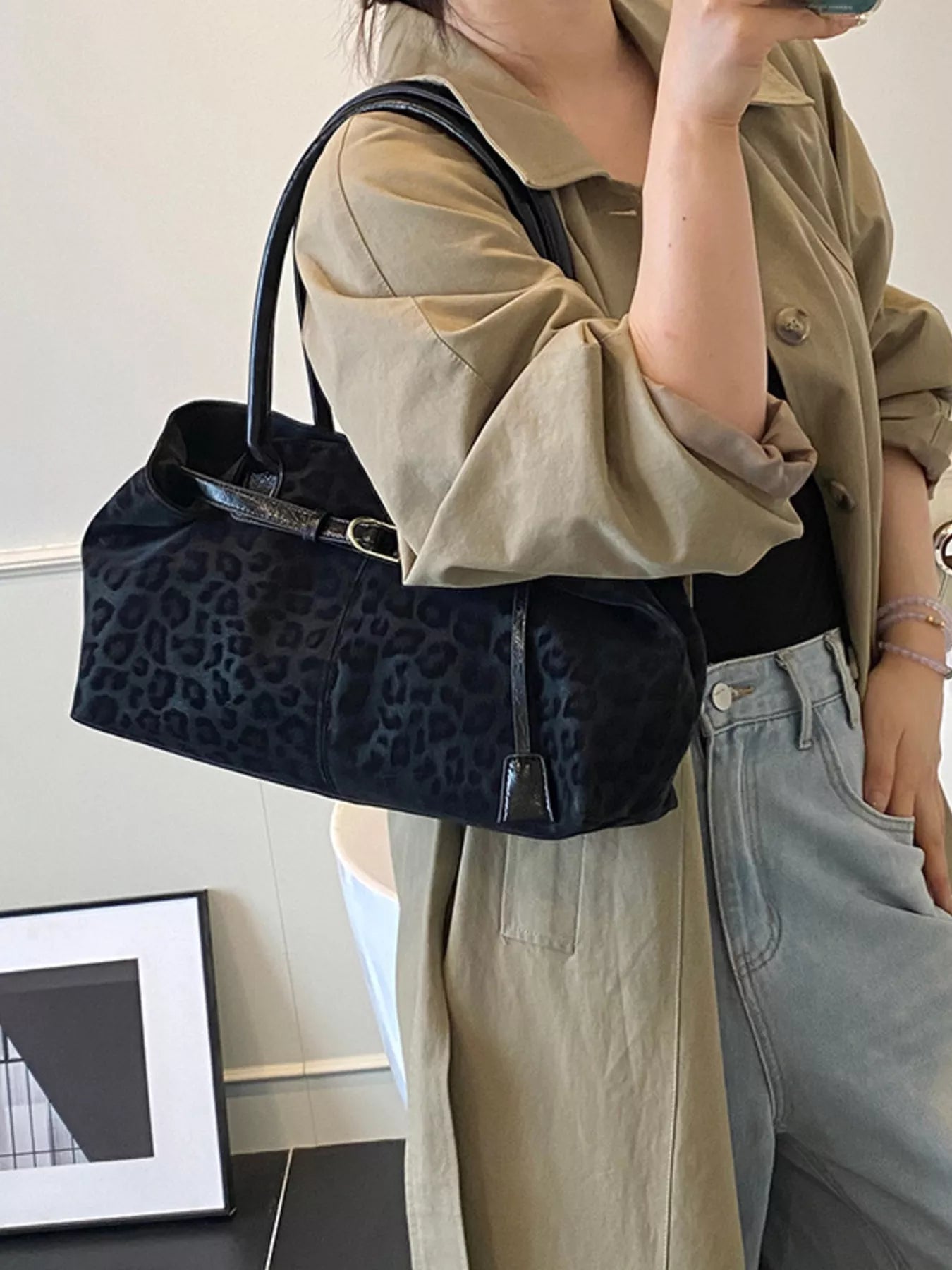 Large Leopard-Print PU Leather Handbag – Lifestyle Shot